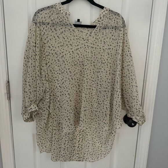 Cabi Gather Blouse sheer loose back adjustable SZ Medium - Picture 2 of 8